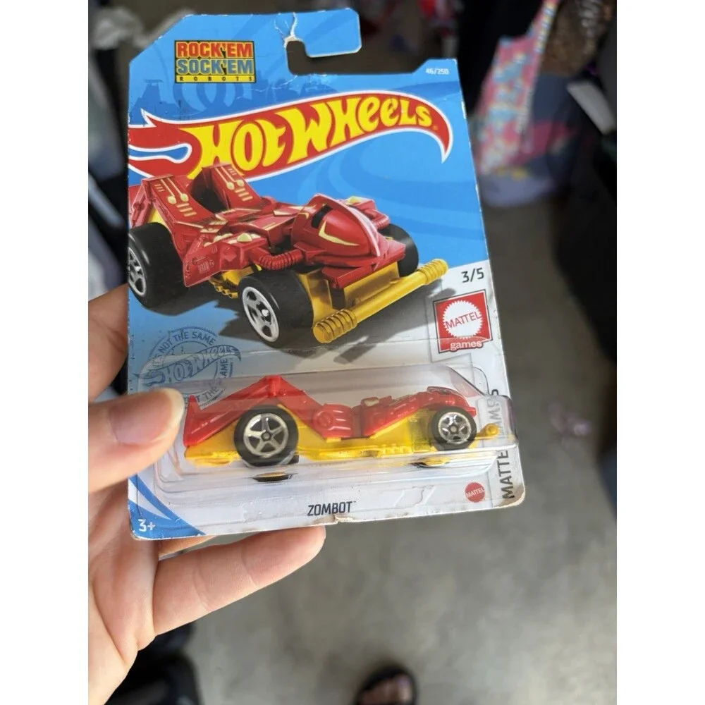 HOT WHEELS TREASURE HUNT 2018 ZOMBOT ROBOT